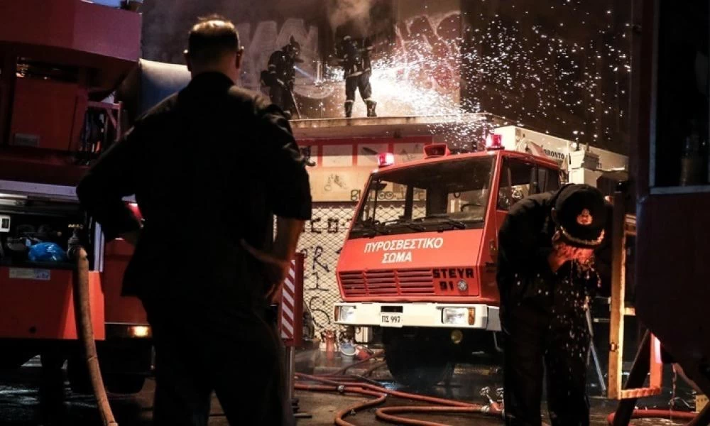 Πάτρα: Φωτιά σε πολυκατοικία - Στο σημείο βρίσκεται η Πυροσβεστική